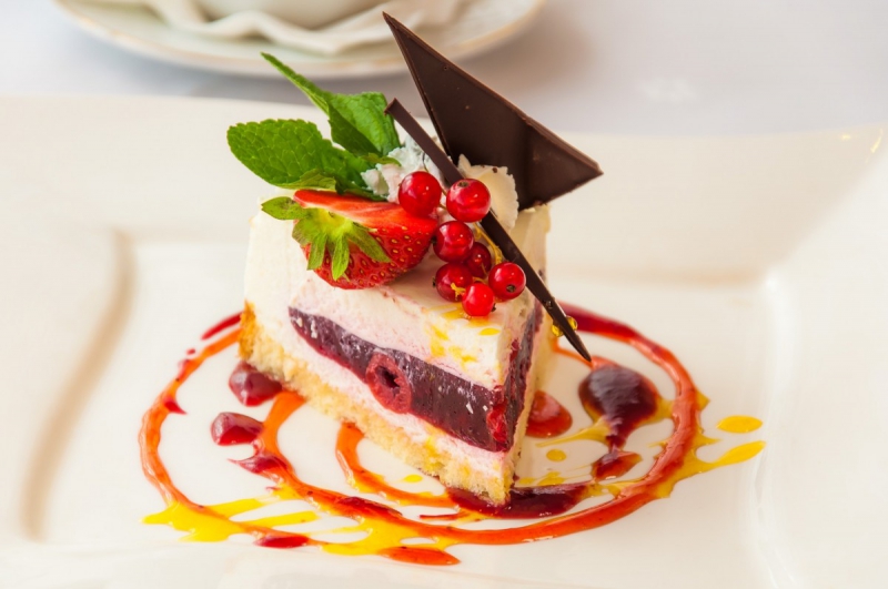 boulangerie-FORCALQUEIRET-min_the_cake_dessert_eating_bun_colorful_sweet_dish_taste_cake_with_cream-941034